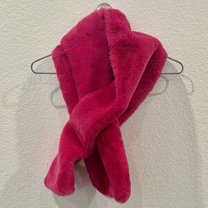 APPARIS Hot Pink Scarf Wrap New Excellent Condition